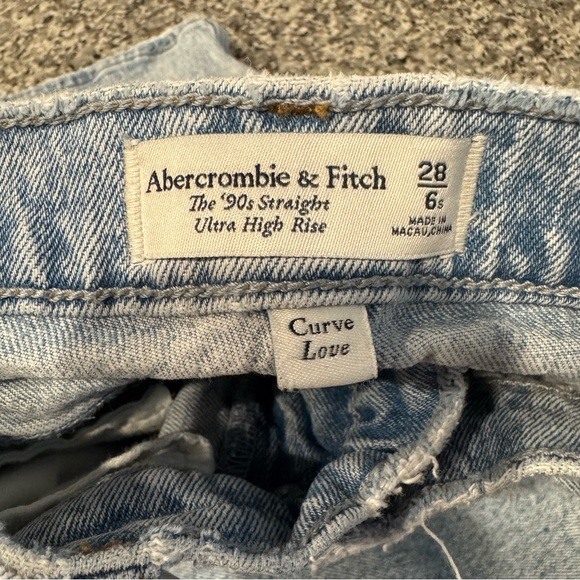 Abercrombie 90s Curve Love Jeans w/ Criss Cross Waiste - Picture 5 of 5